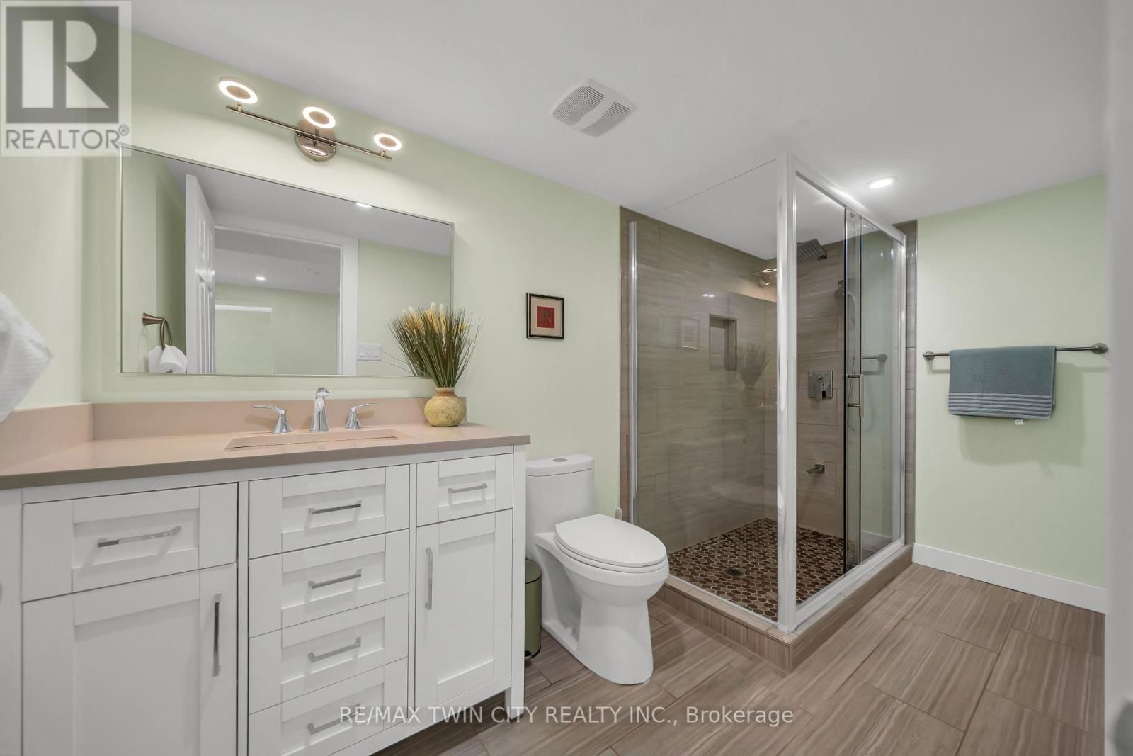437 ZELLER DRIVE Image 28