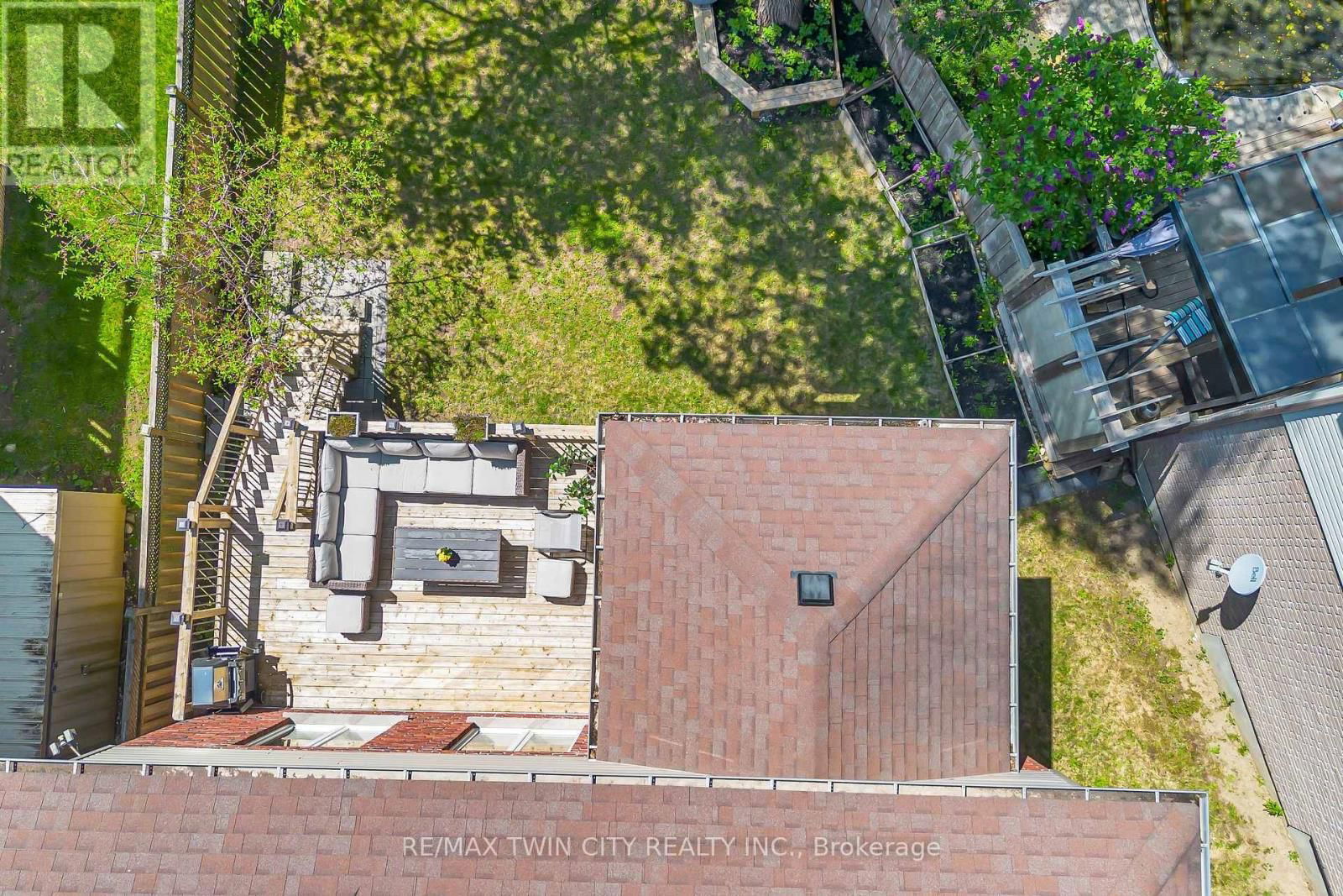 437 ZELLER DRIVE Image 3