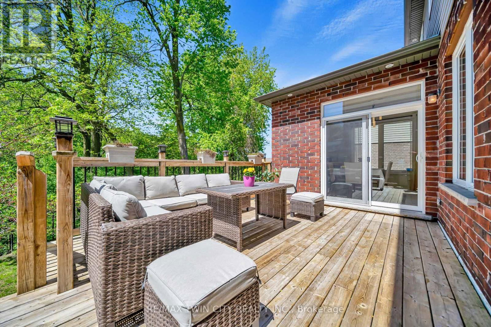 437 ZELLER DRIVE Image 34