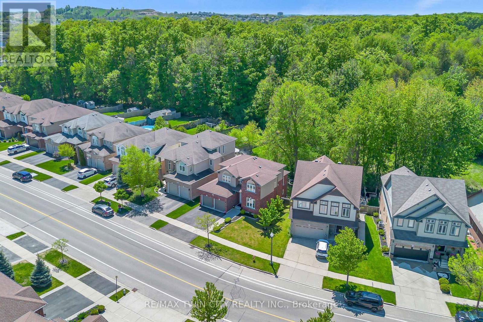 437 ZELLER DRIVE Image 38