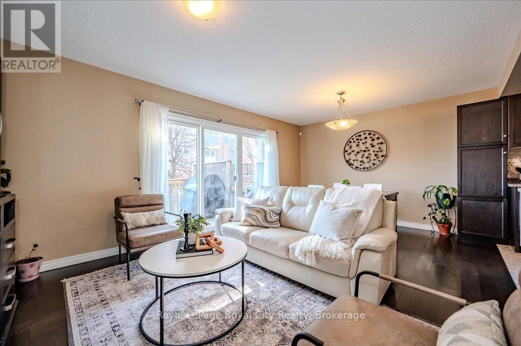 4 - 361 ARKELL ROAD Image 17