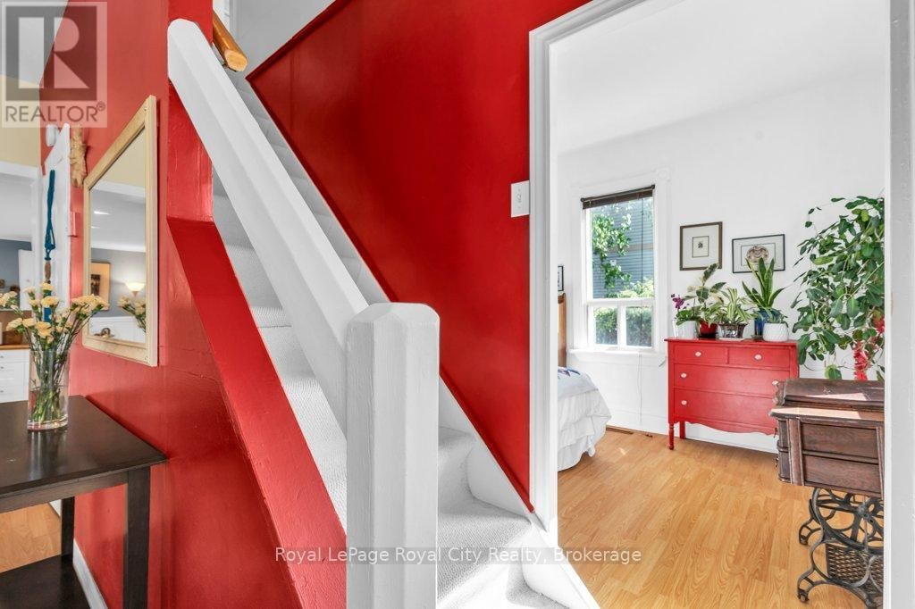 110 YORK ROAD Image 18