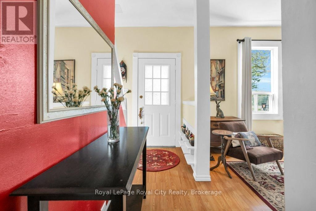 110 YORK ROAD Image 8
