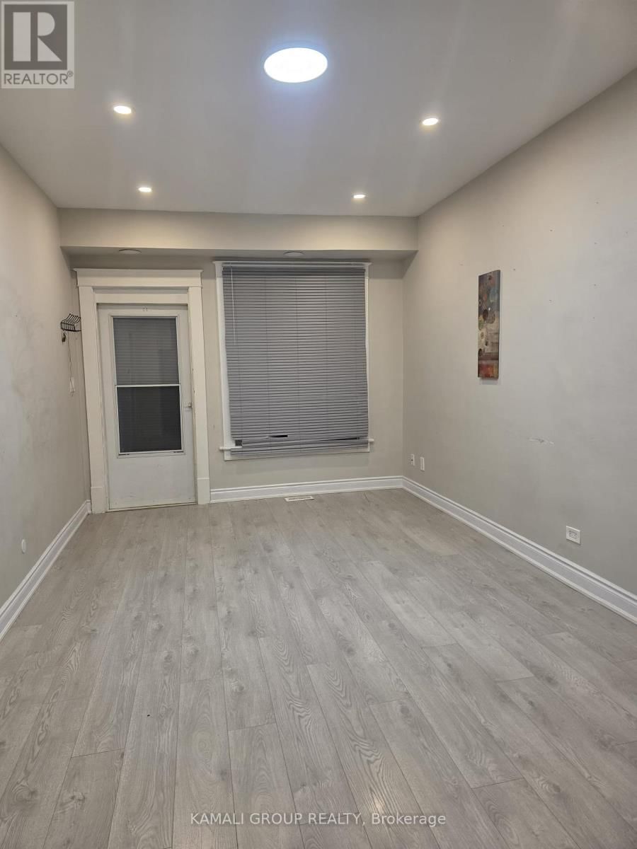 Main - 4554 THIRD AVENUE Image 11