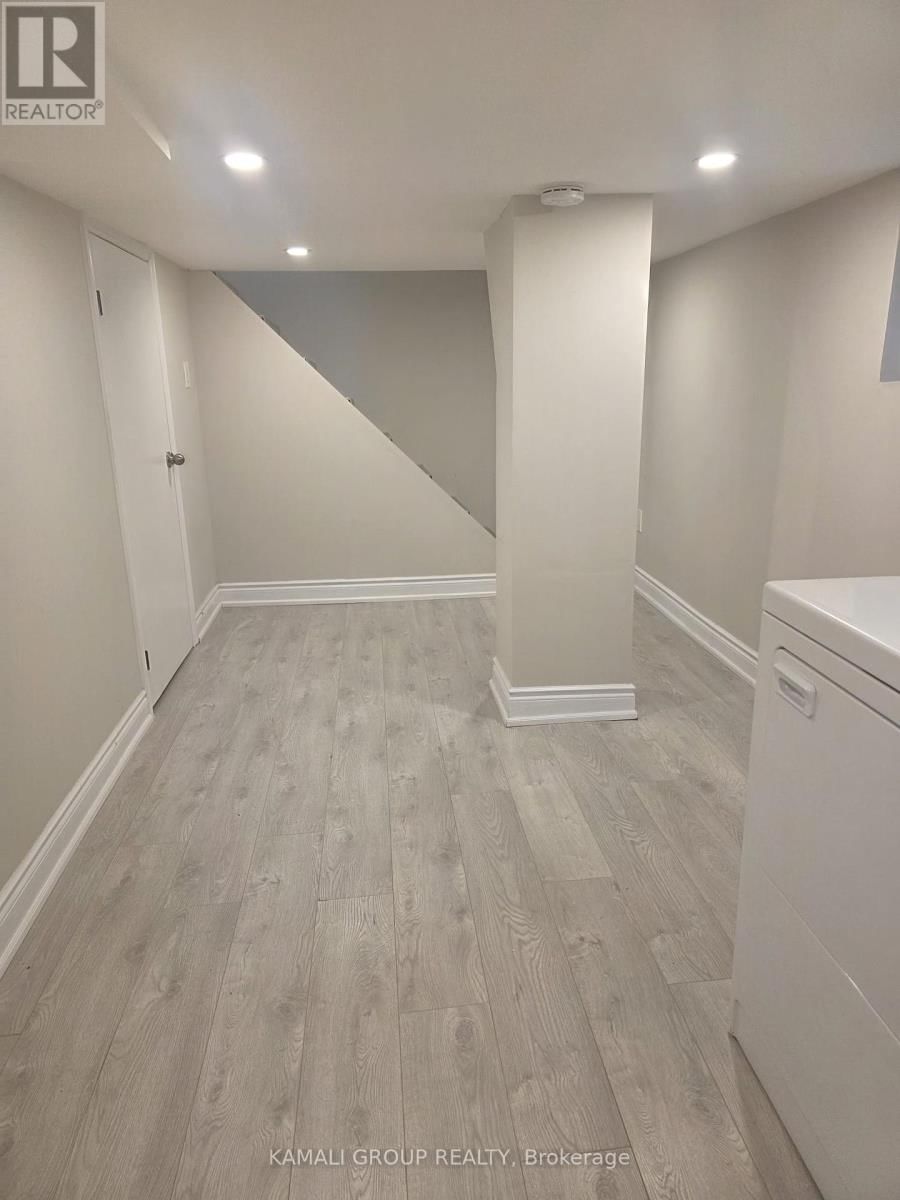 Main - 4554 THIRD AVENUE Image 14