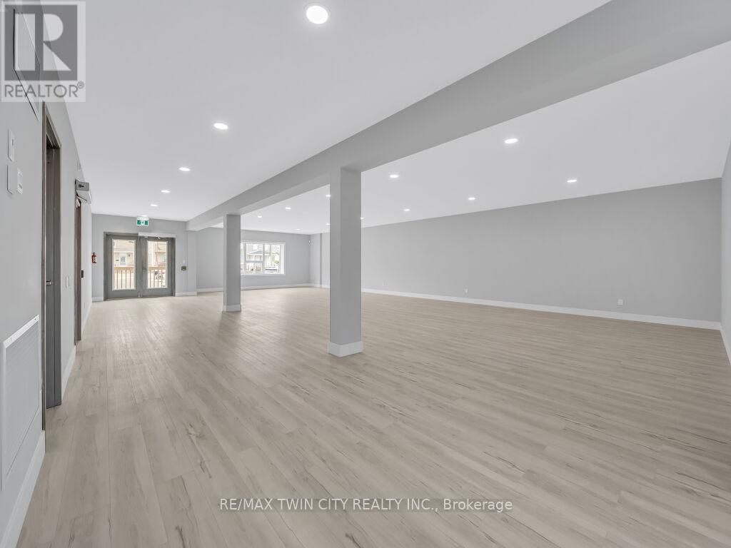 13 BAY STREET Image 12