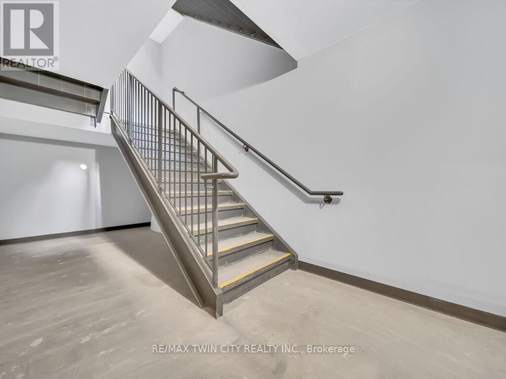 13 BAY STREET Image 28