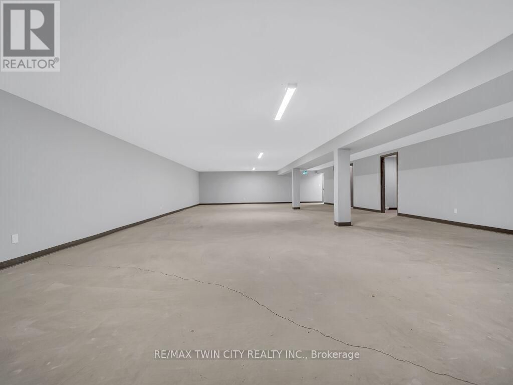 13 BAY STREET Image 29