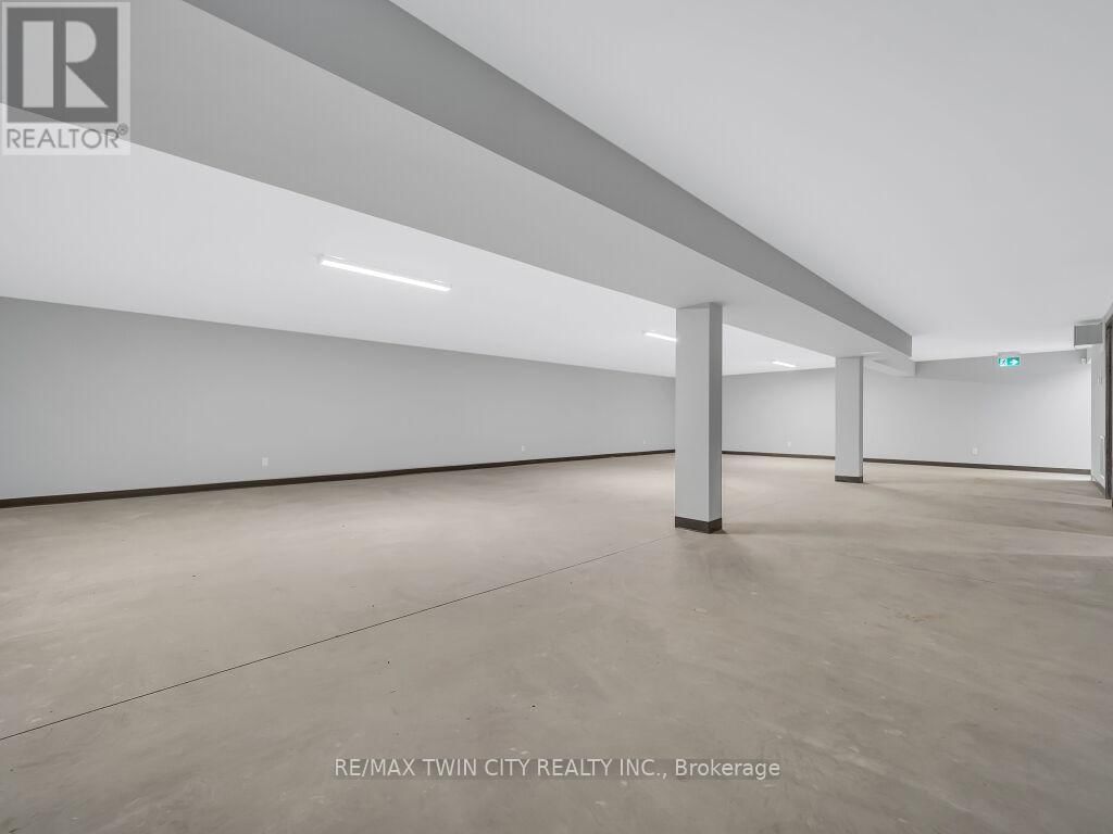 13 BAY STREET Image 30