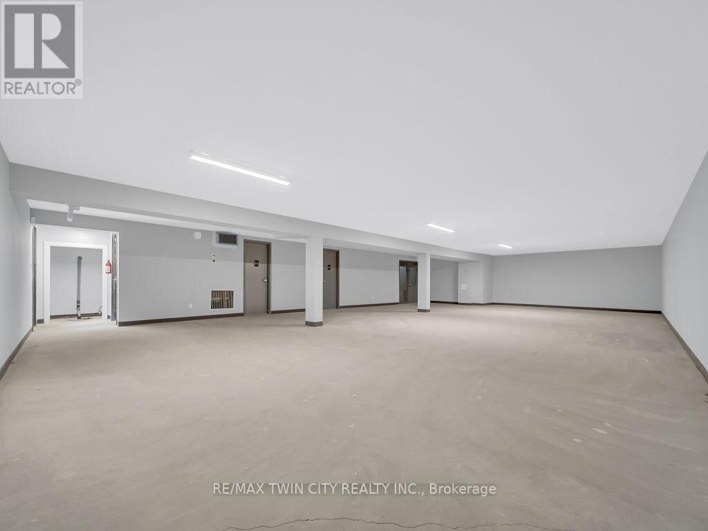 13 BAY STREET Image 33