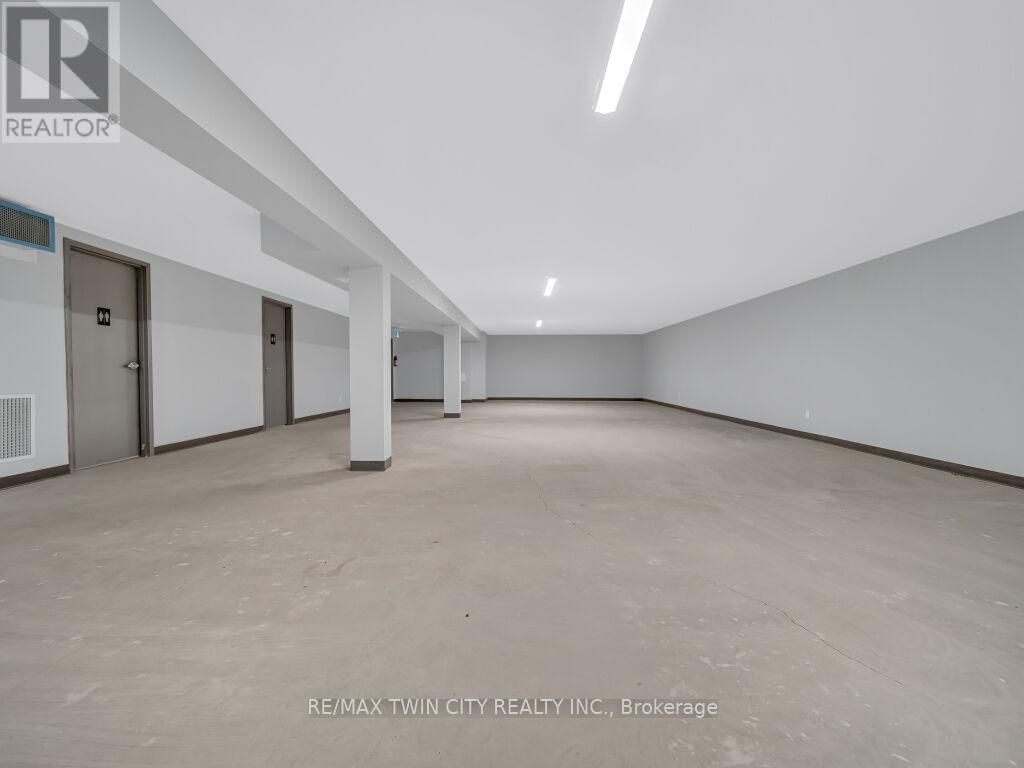 13 BAY STREET Image 34