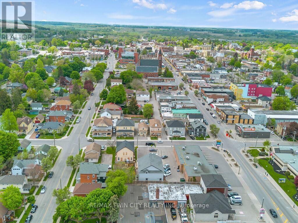 13 BAY STREET Image 43