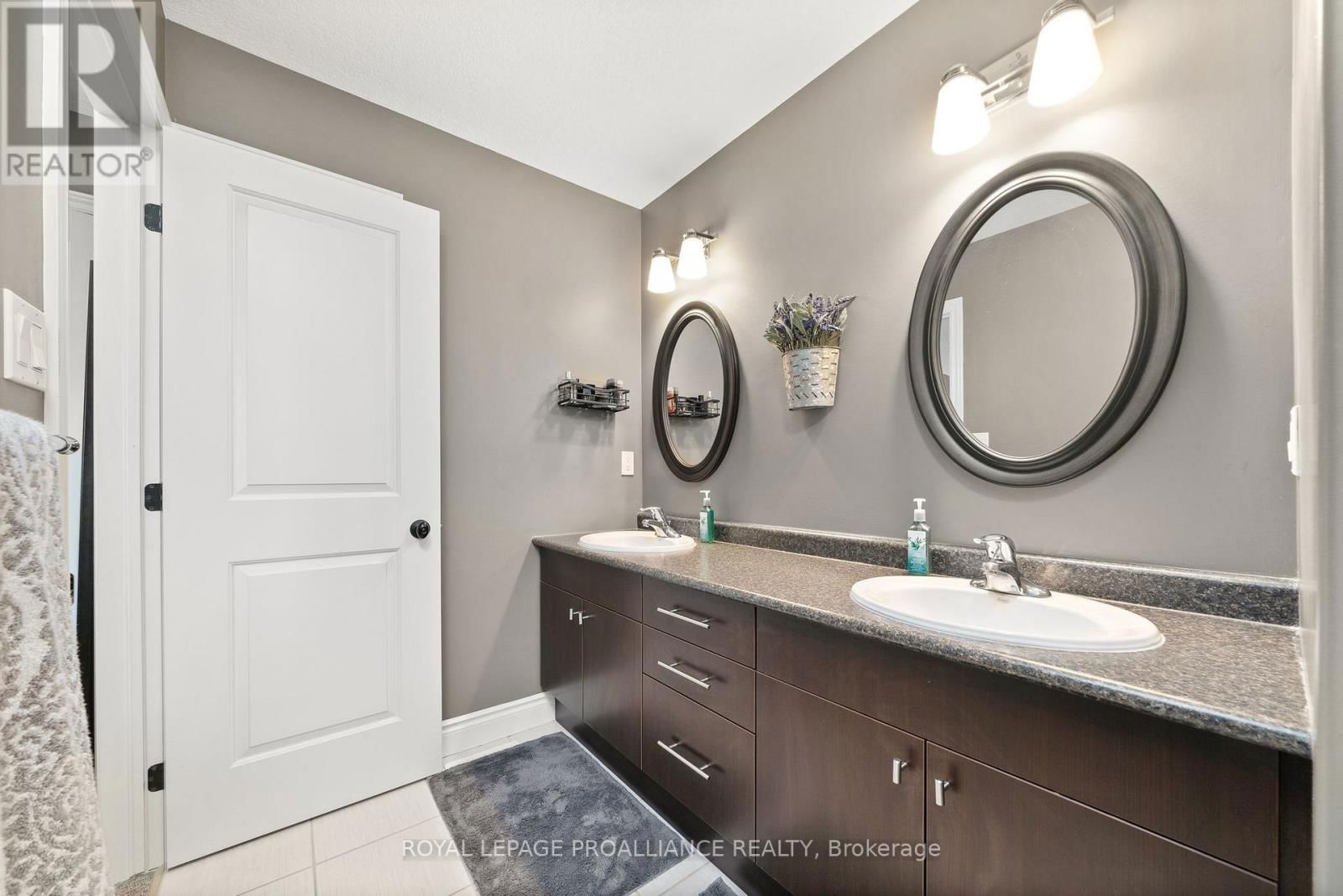 23 FREEDOM CRESCENT Image 19