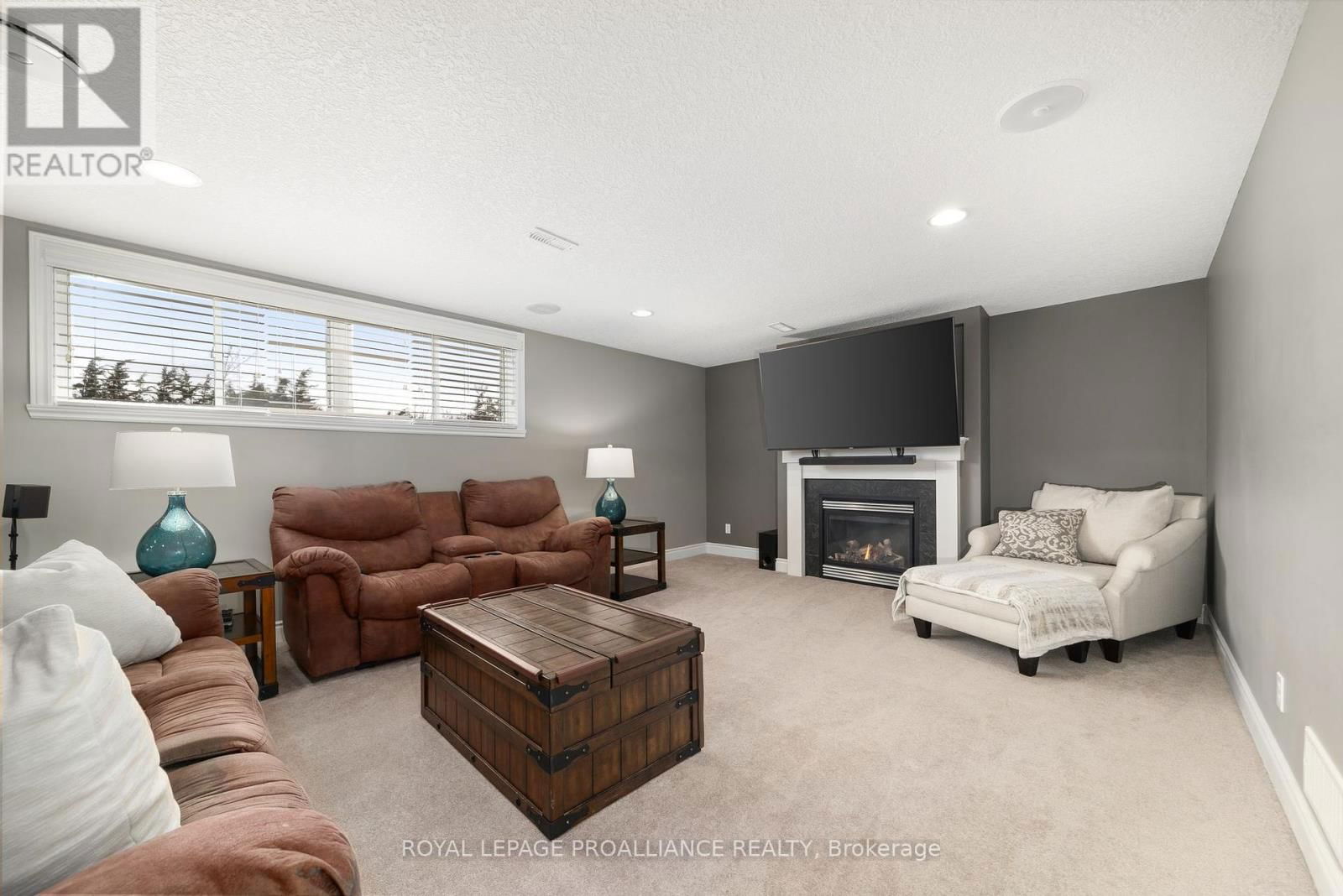 23 FREEDOM CRESCENT Image 21