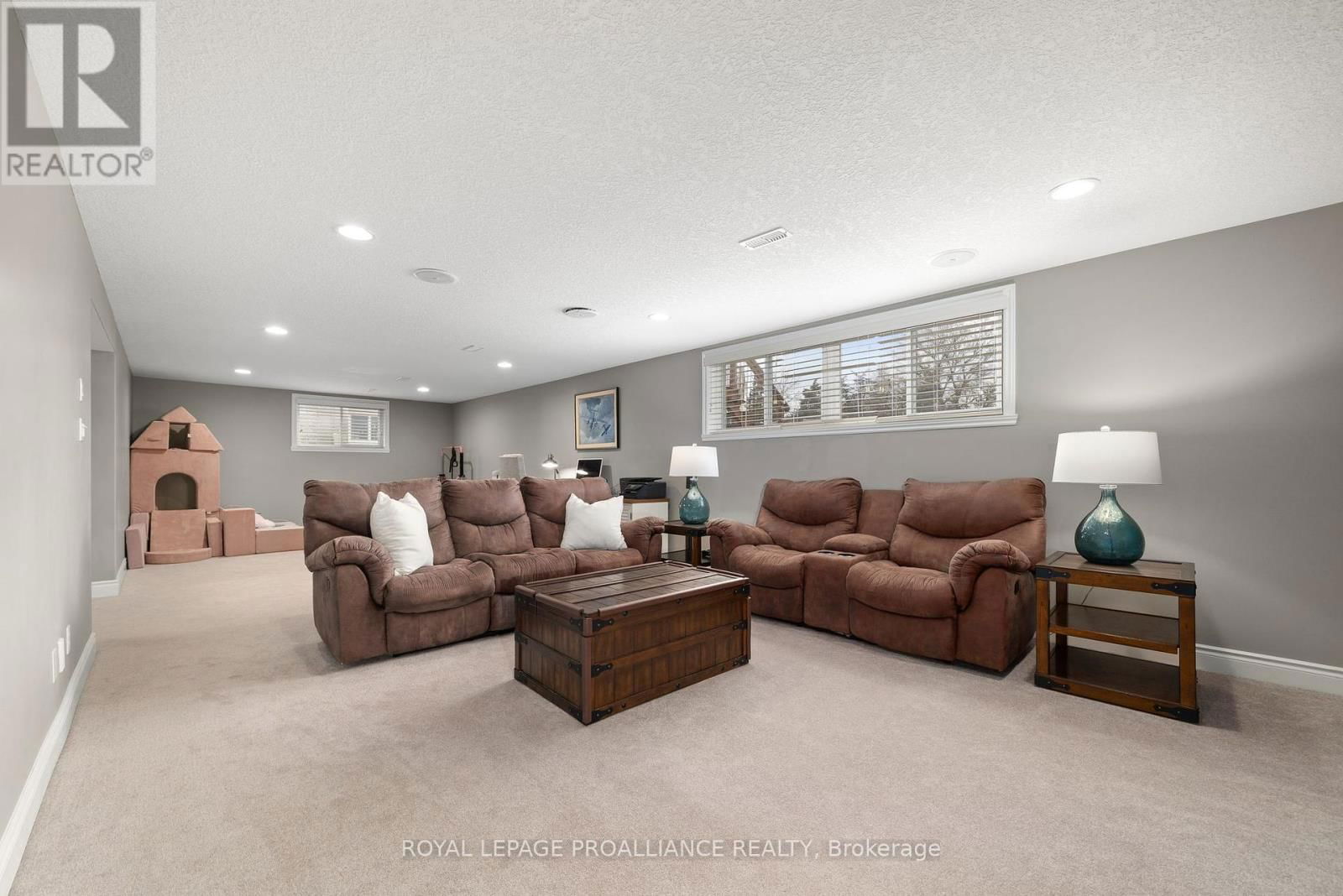 23 FREEDOM CRESCENT Image 22