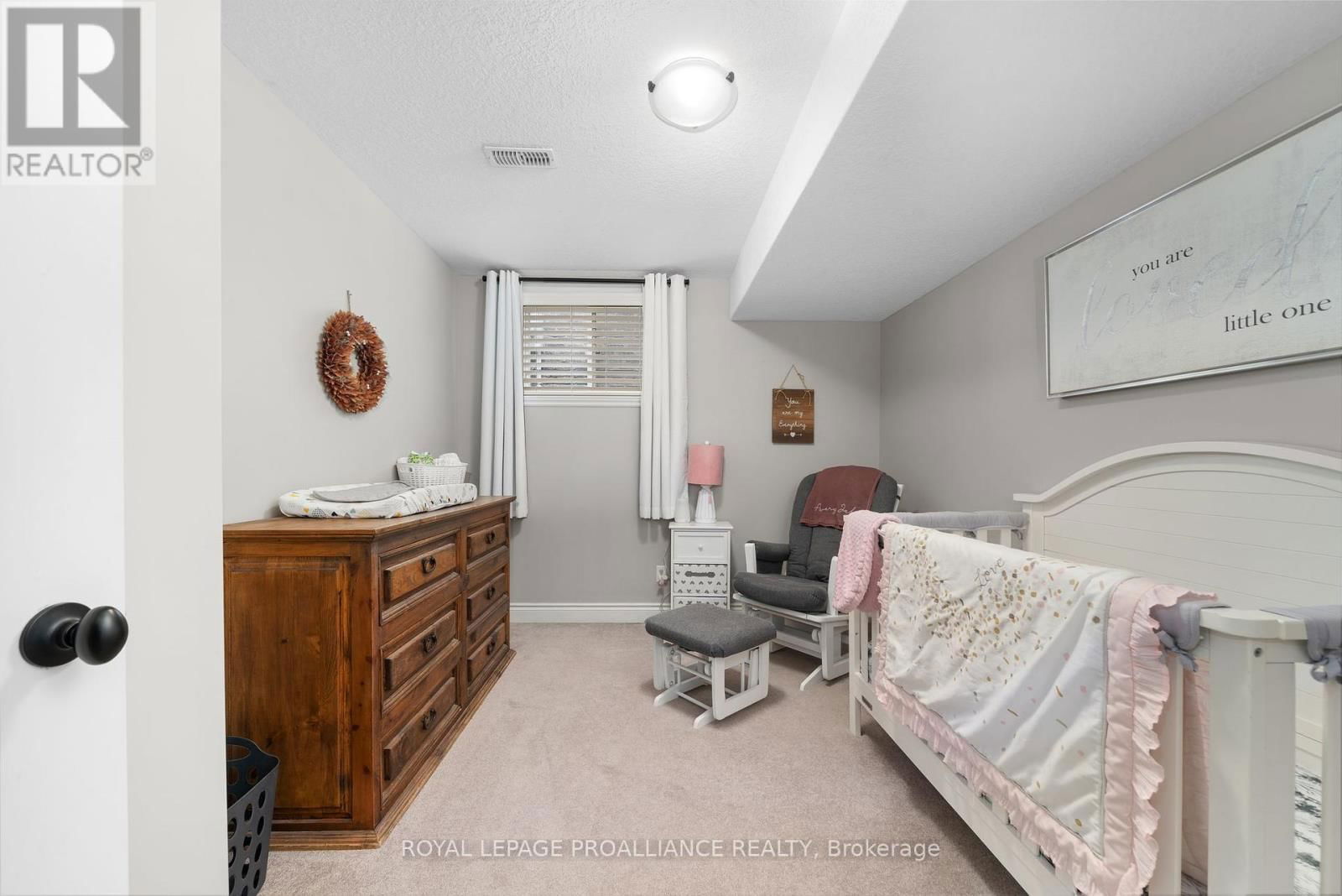 23 FREEDOM CRESCENT Image 25