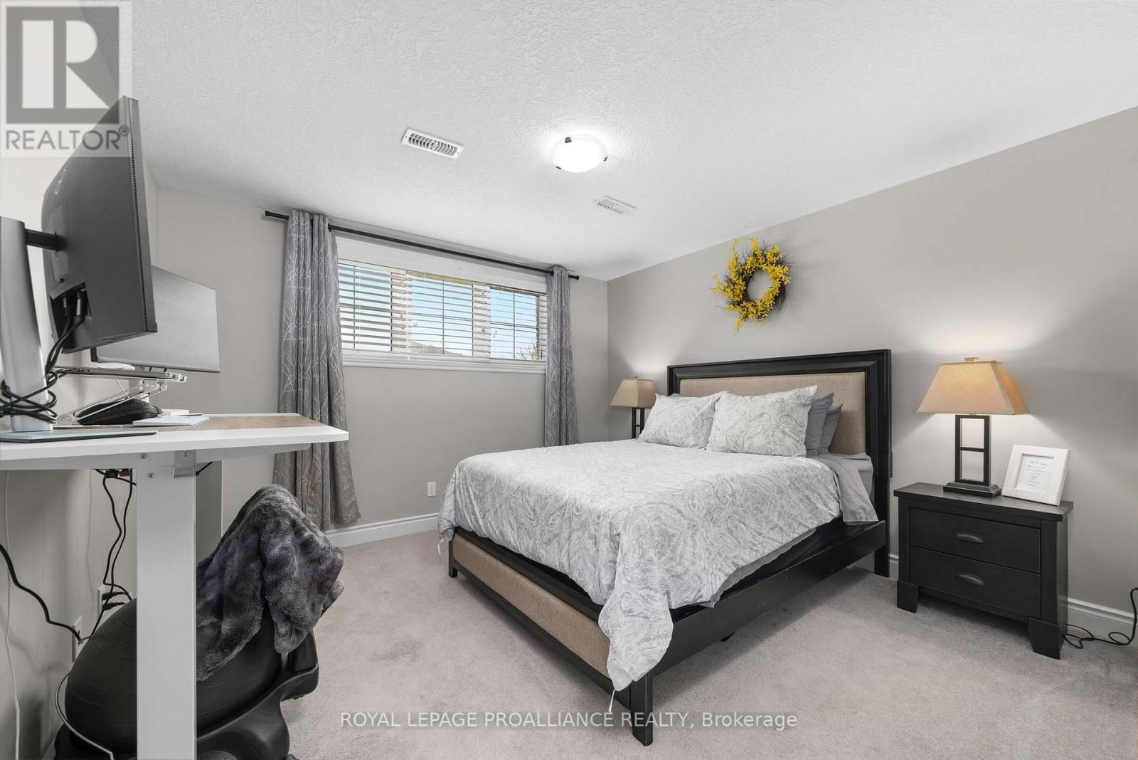 23 FREEDOM CRESCENT Image 27
