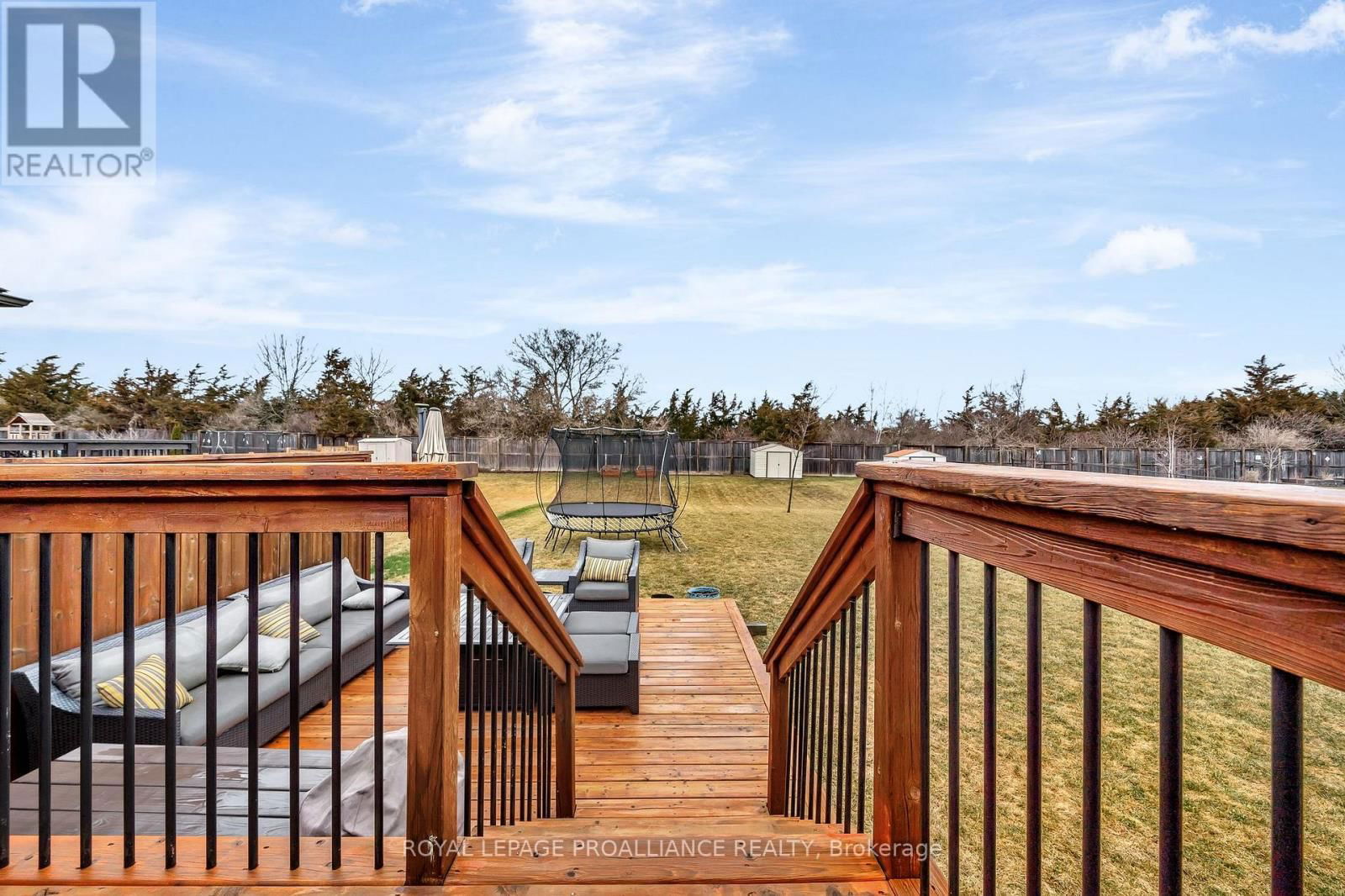 23 FREEDOM CRESCENT Image 32