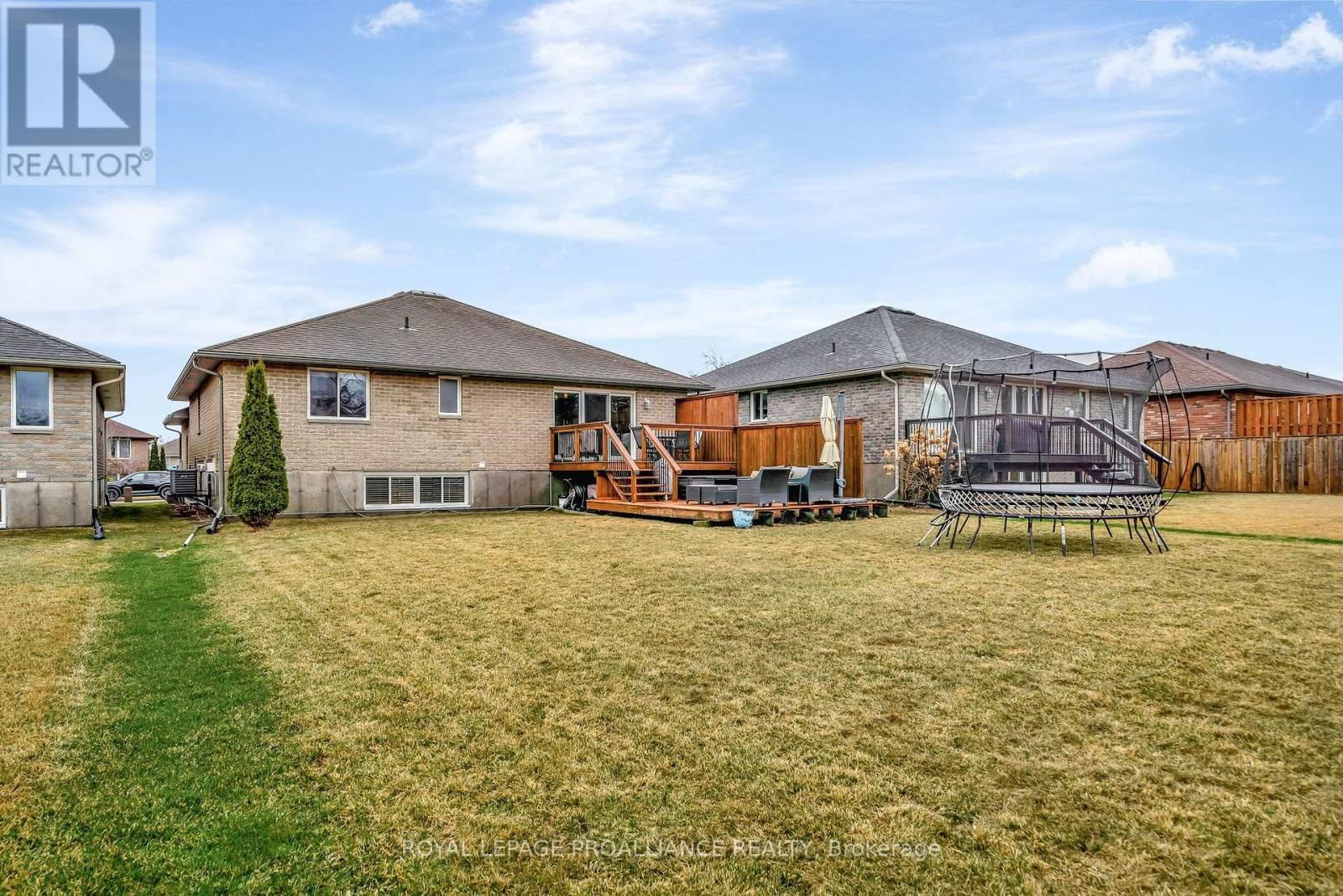 23 FREEDOM CRESCENT Image 38