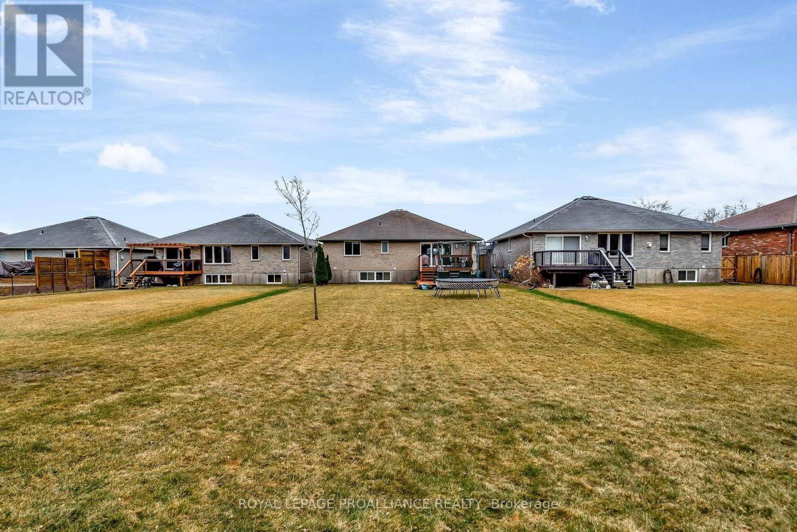 23 FREEDOM CRESCENT Image 41