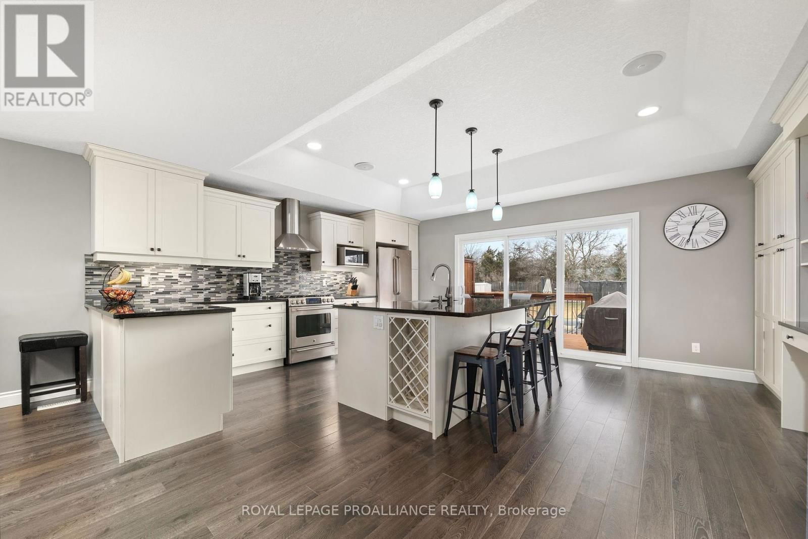23 FREEDOM CRESCENT Image 8