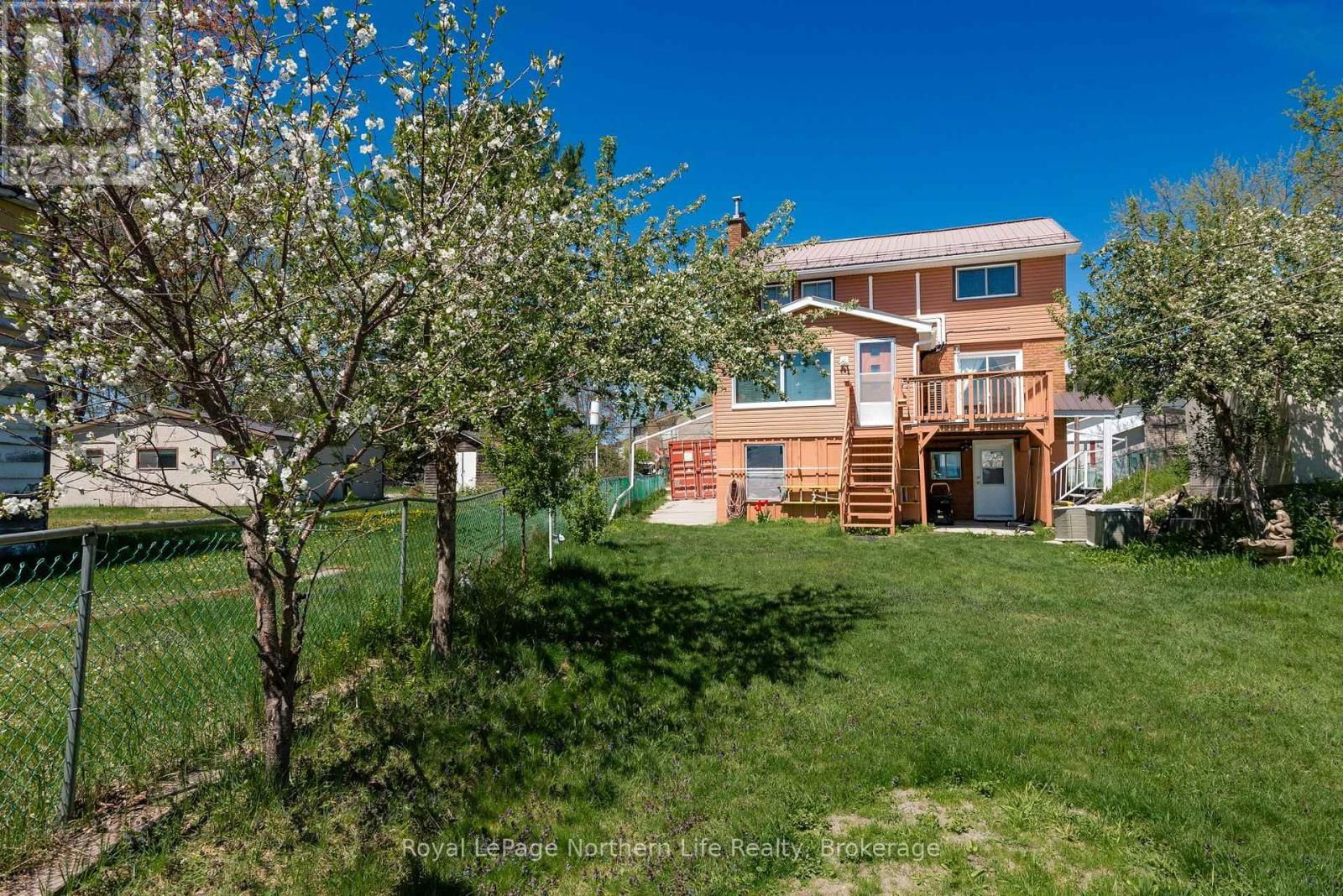 653 LAKESHORE DRIVE Image 4