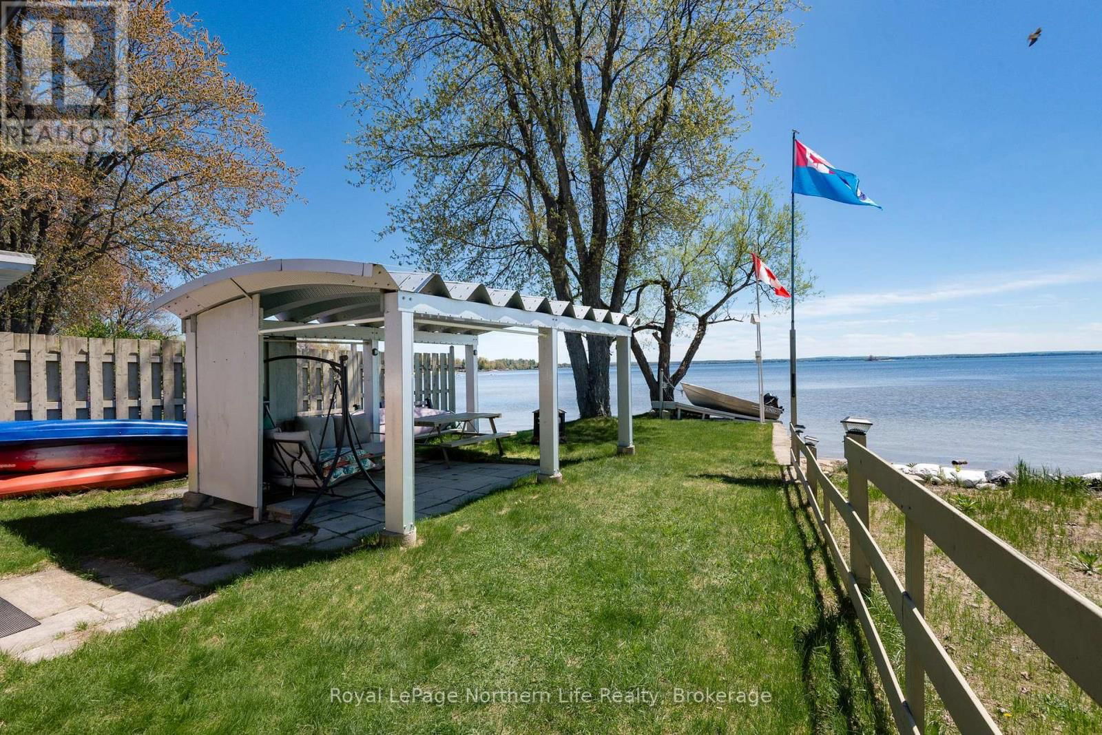 653 LAKESHORE DRIVE Image 42