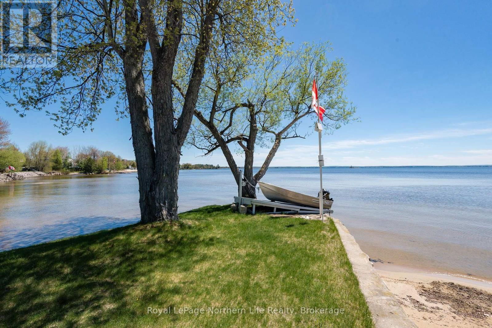653 LAKESHORE DRIVE Image 5
