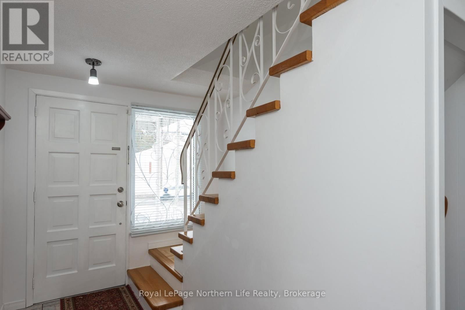 653 LAKESHORE DRIVE Image 7