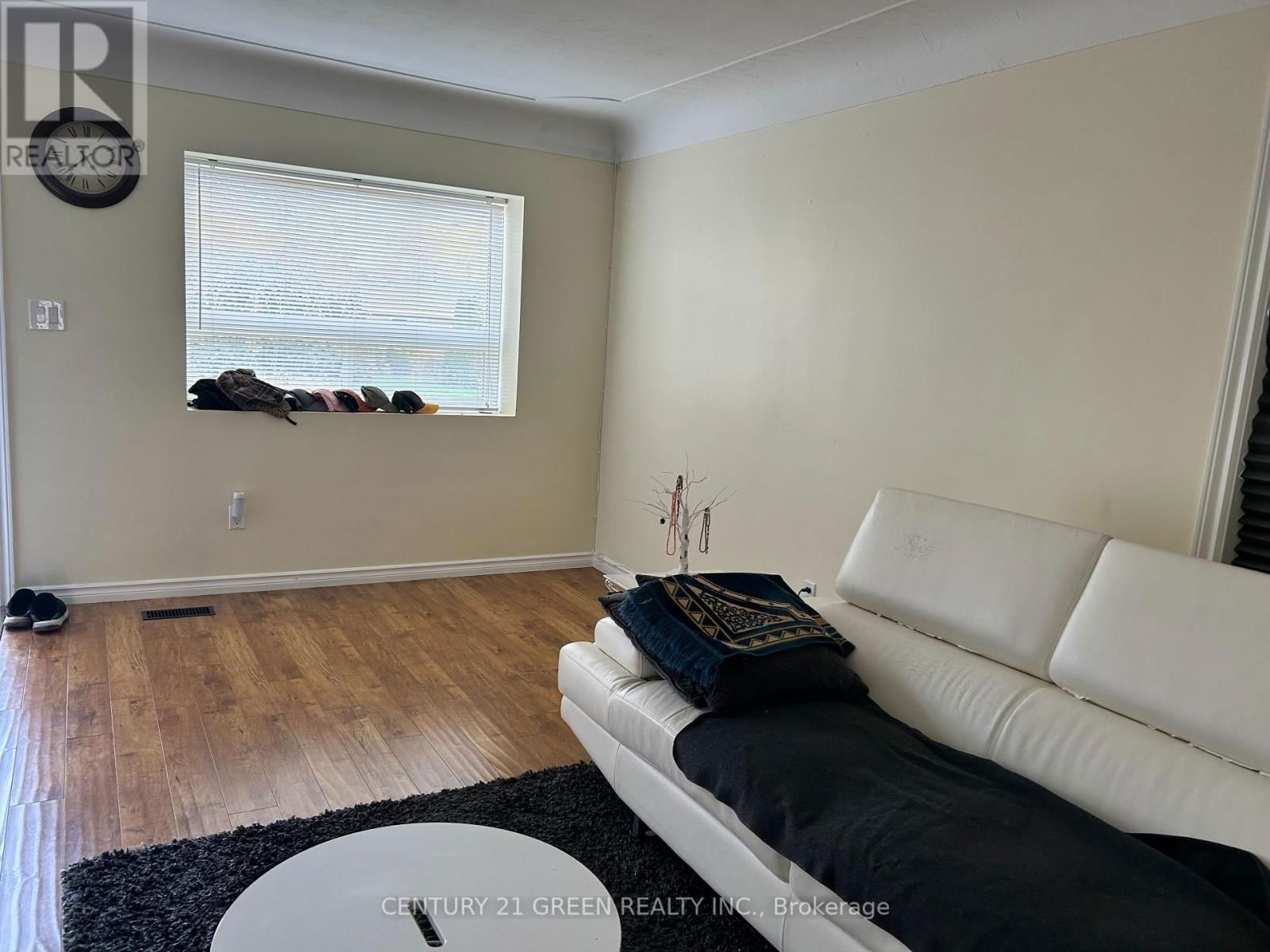 100 REID AVENUE SOUTH Image 14