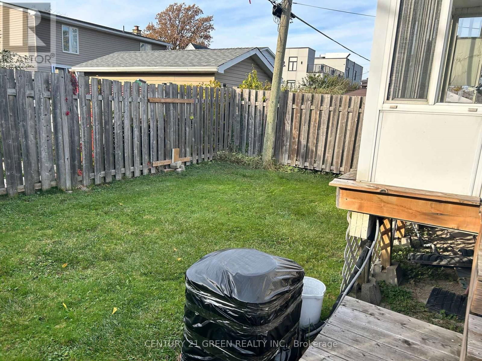 100 REID AVENUE SOUTH Image 20