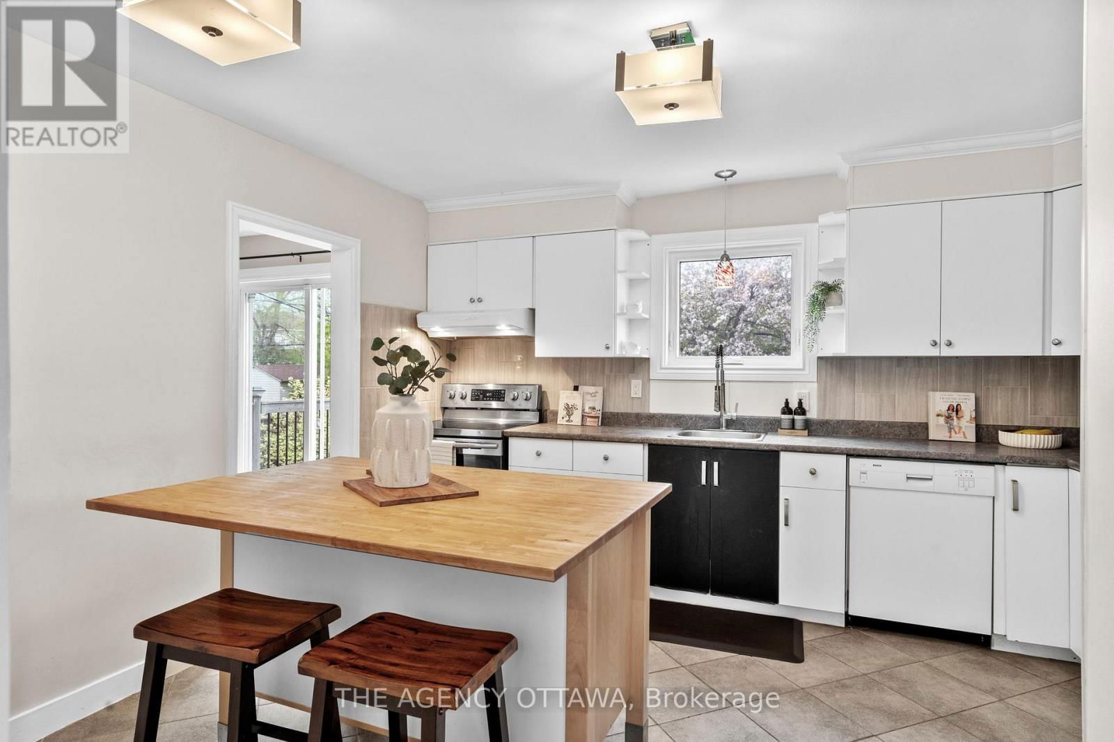 659 ALESTHER STREET Image 11