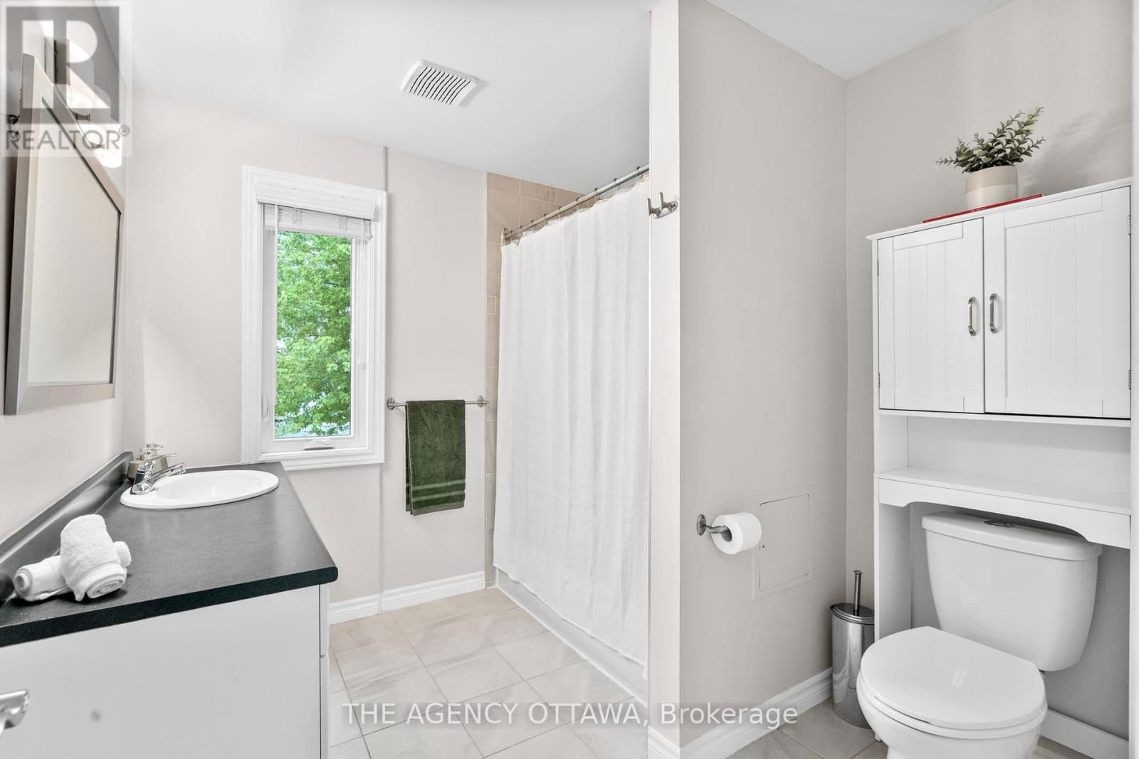 659 ALESTHER STREET Image 19