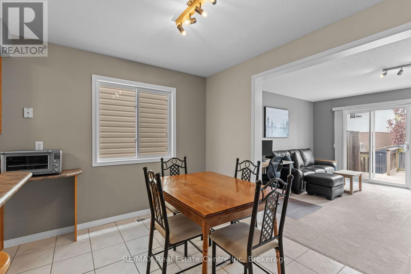 139 GOSLING GARDENS Image 18