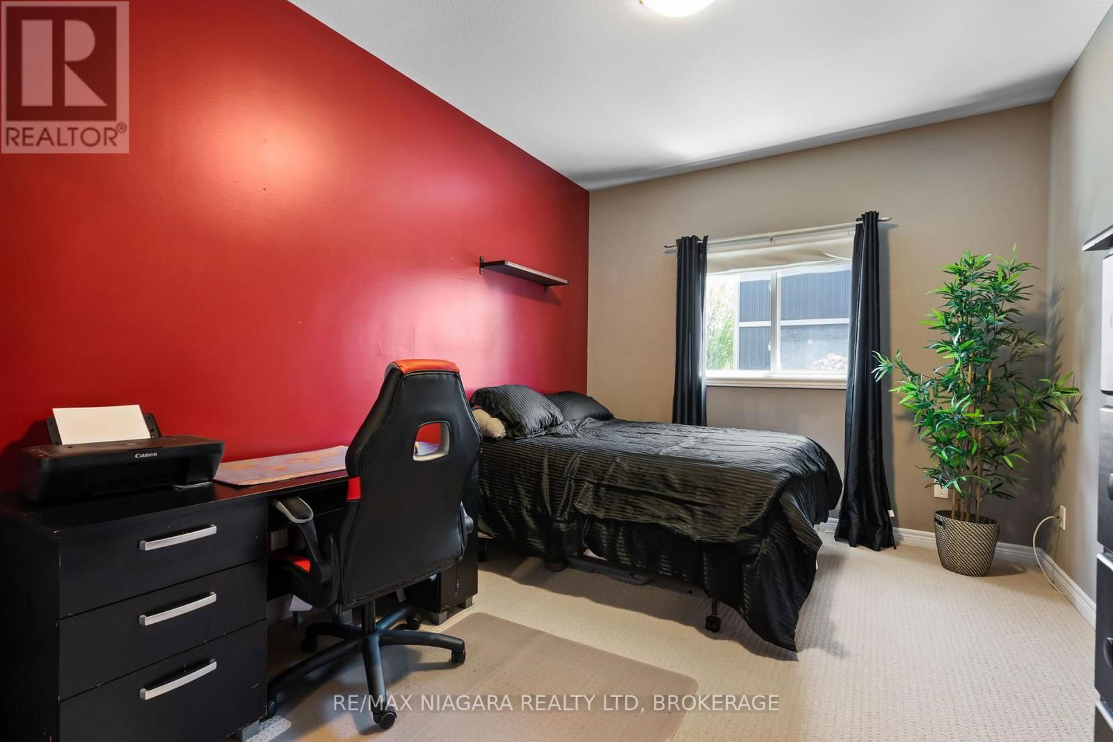 8 CORBIN STREET Image 12