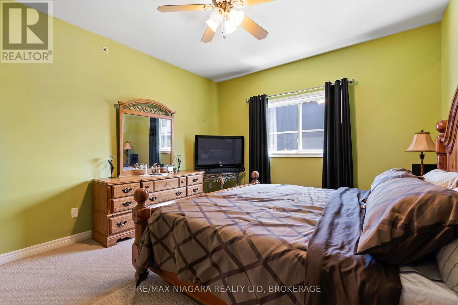 8 CORBIN STREET Image 15