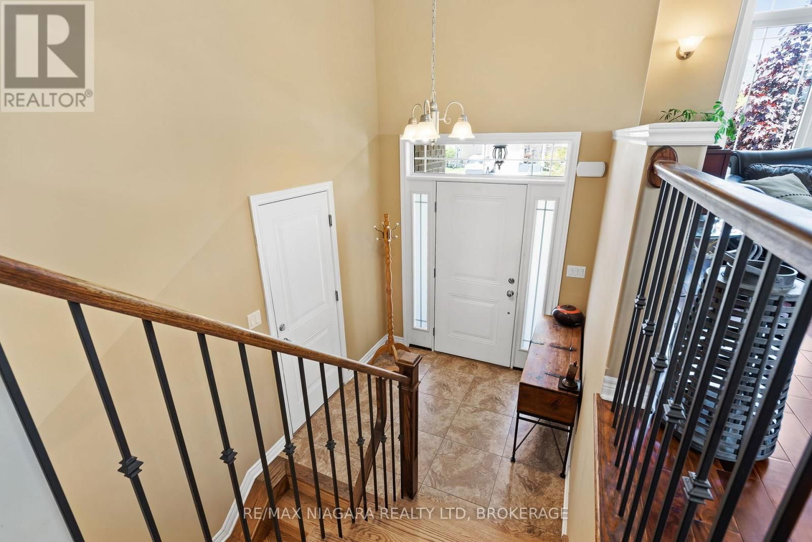 8 CORBIN STREET Image 16