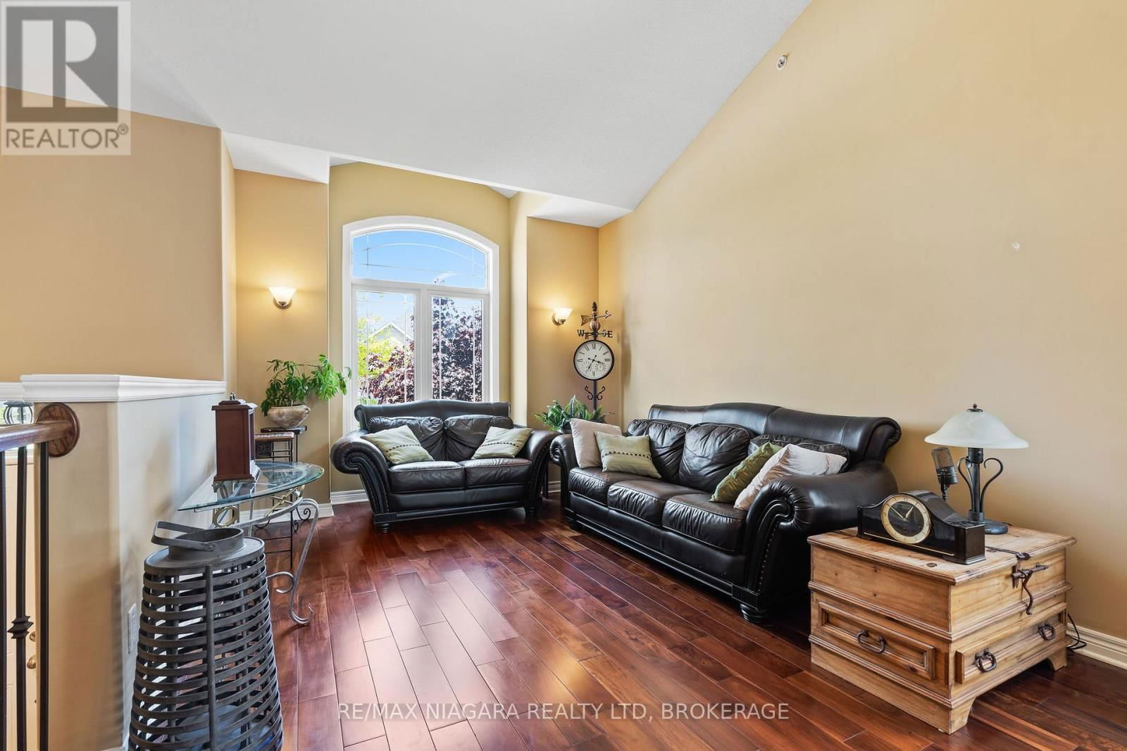 8 CORBIN STREET Image 5