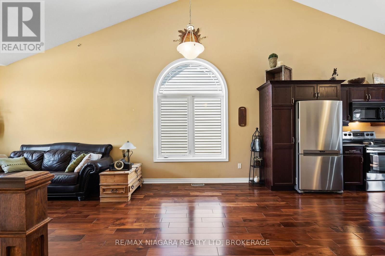 8 CORBIN STREET Image 7