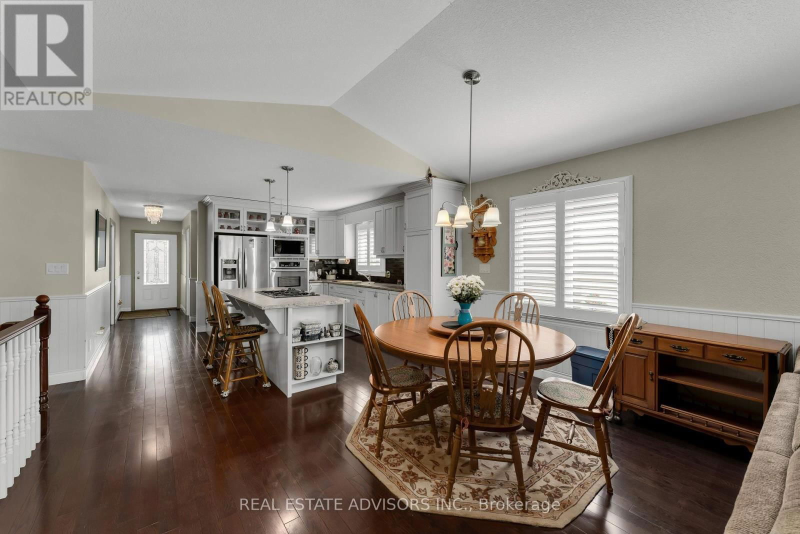 1124 CROSSFIELD AVENUE Image 13
