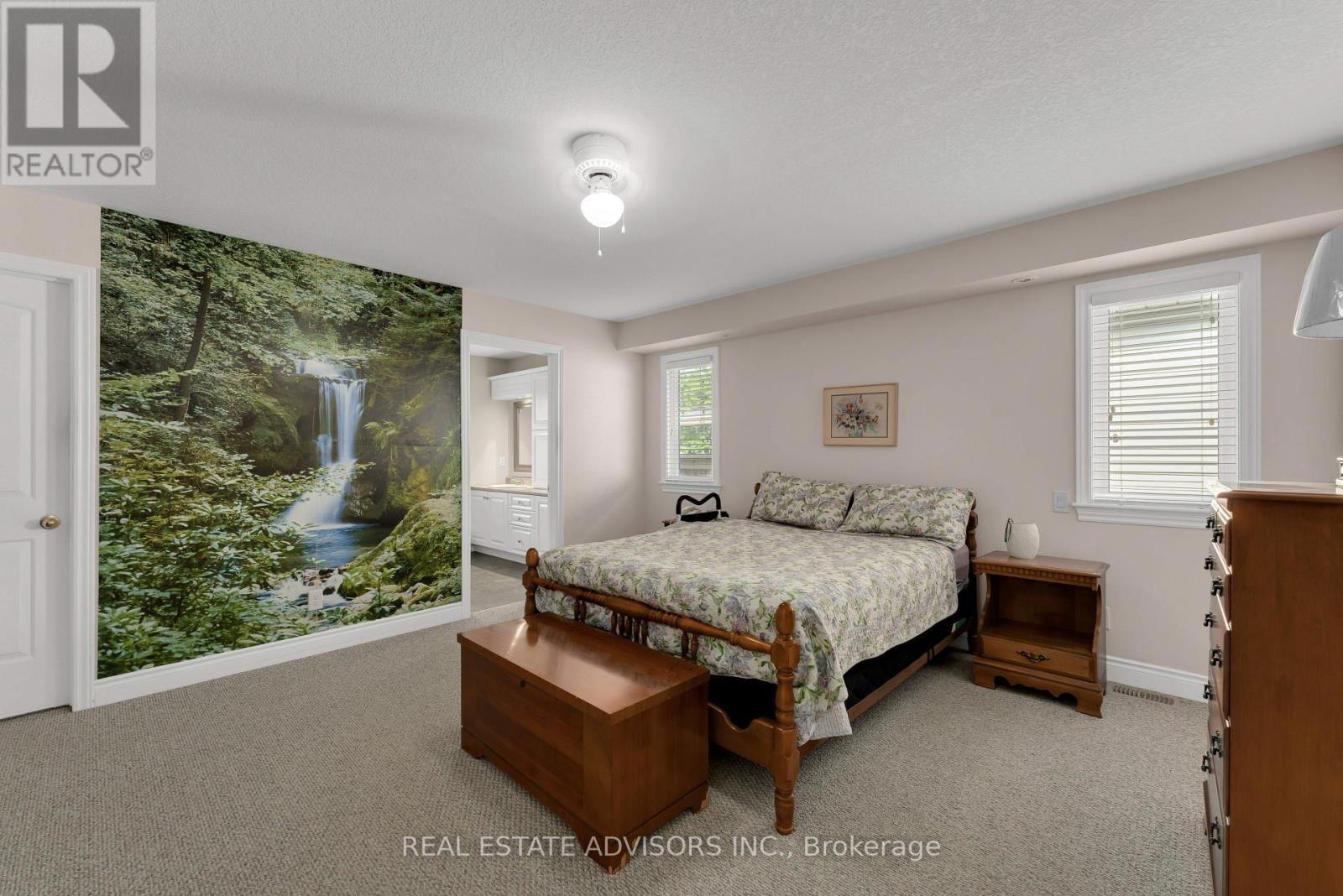 1124 CROSSFIELD AVENUE Image 20