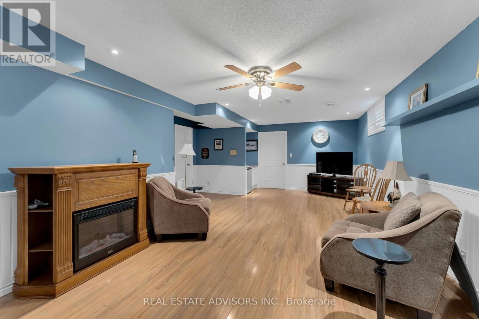 1124 CROSSFIELD AVENUE Image 29