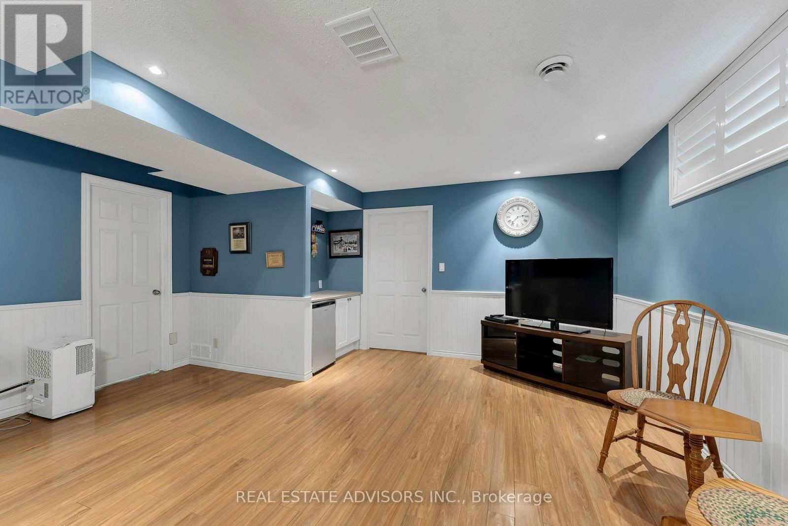 1124 CROSSFIELD AVENUE Image 30