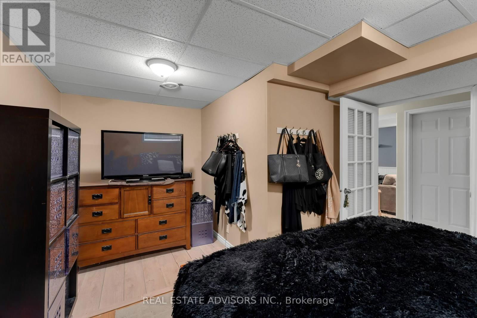 1124 CROSSFIELD AVENUE Image 33