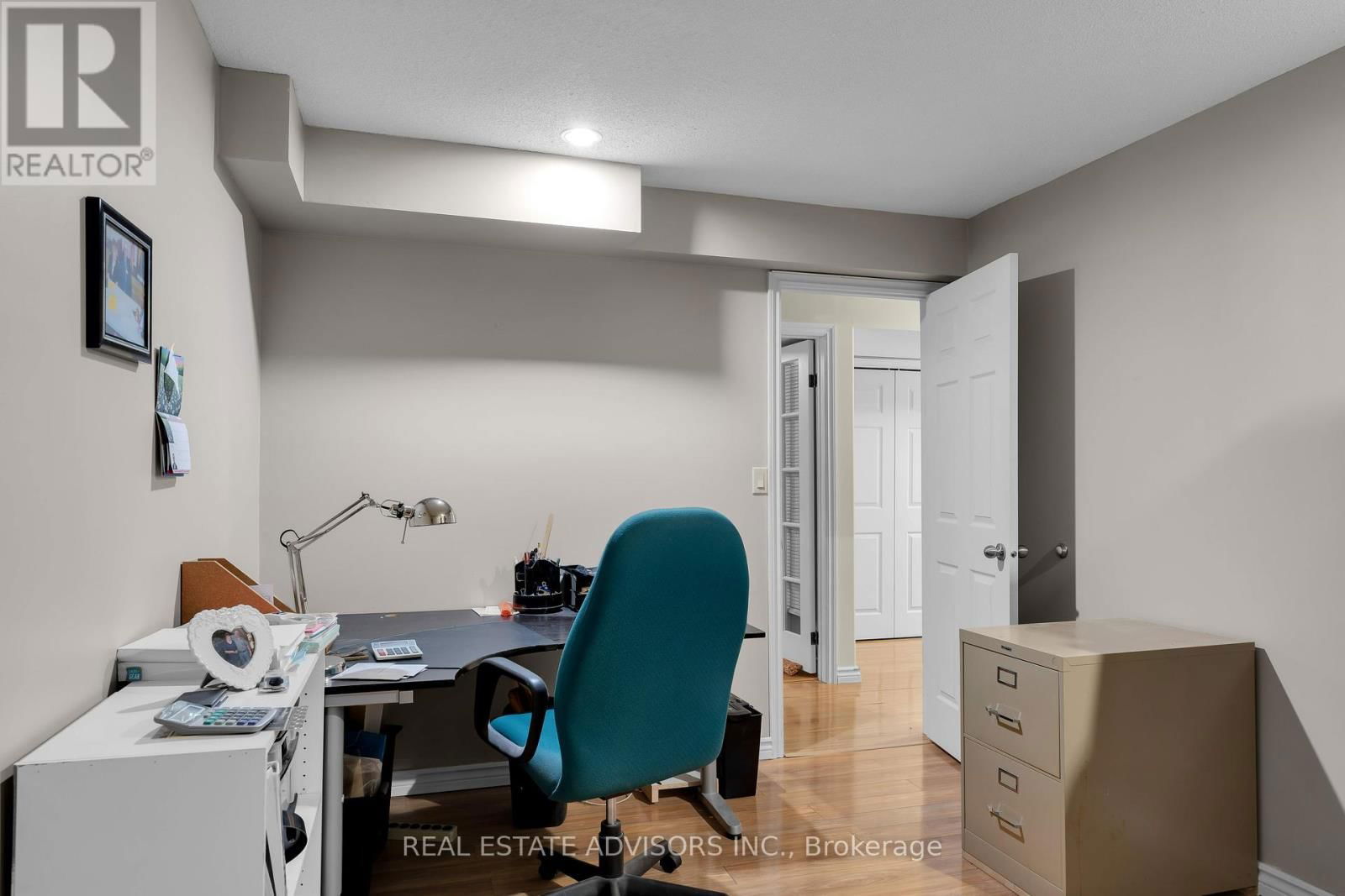 1124 CROSSFIELD AVENUE Image 38