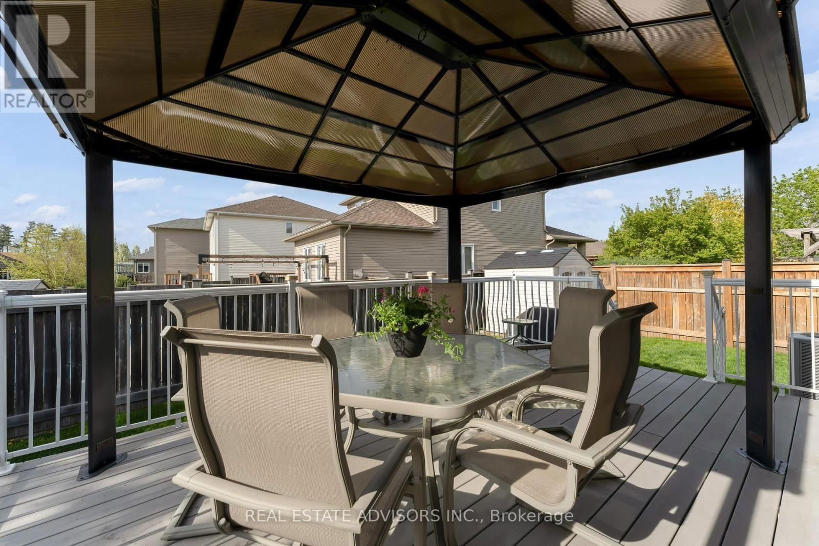 1124 CROSSFIELD AVENUE Image 39