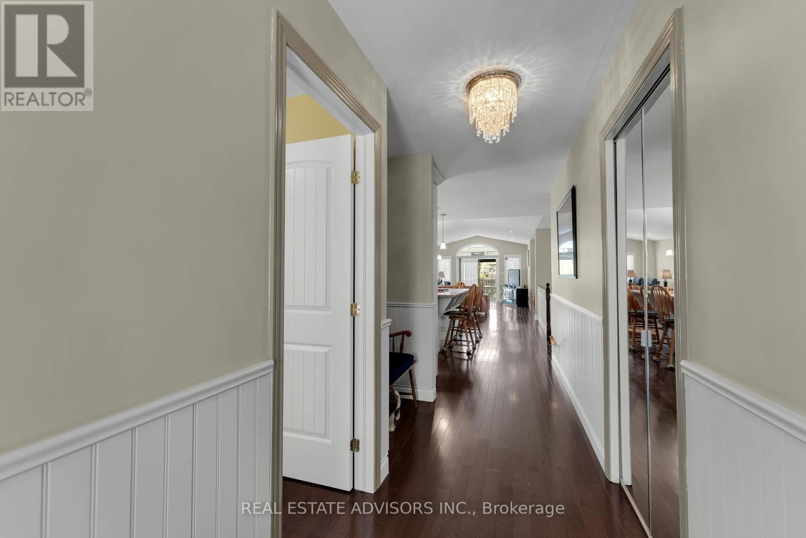1124 CROSSFIELD AVENUE Image 4