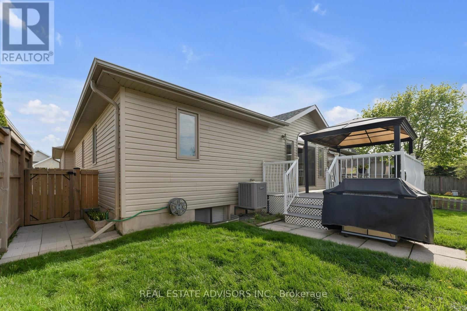 1124 CROSSFIELD AVENUE Image 42