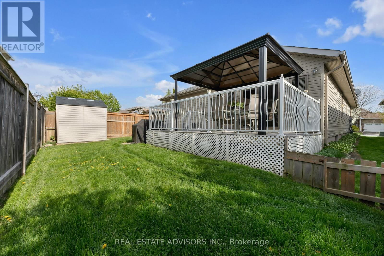 1124 CROSSFIELD AVENUE Image 43