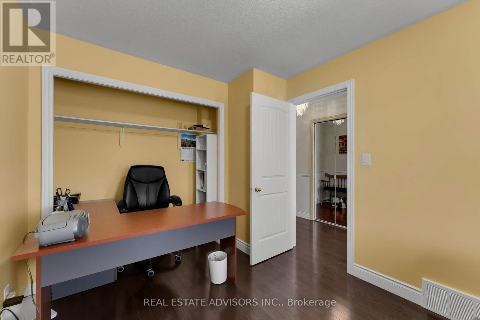 1124 CROSSFIELD AVENUE Image 6